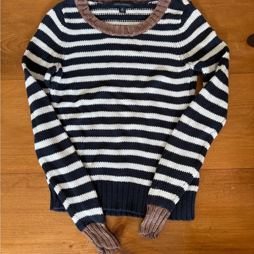 Banana Republic Navy and White Crew Neck Sweater
